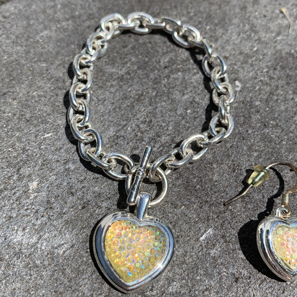 🤍 White Jeweled Bracelet + Earrings Set 🤍 - Picture 4 of 5